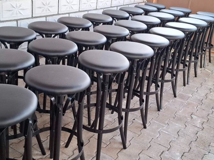 Barske stolice 30 komada