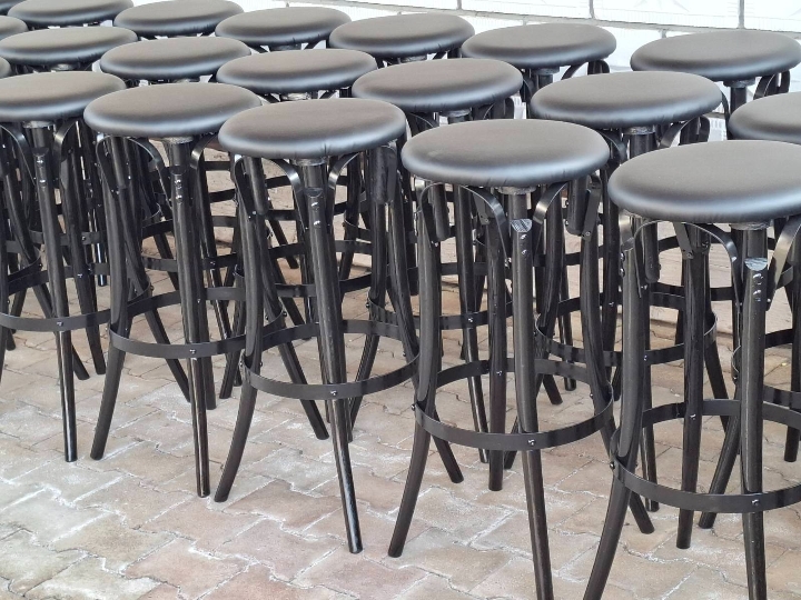 Barske stolice 30 komada