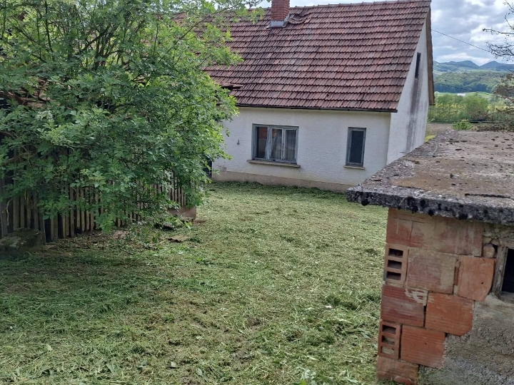 35.000 € kuća + 5.000 m2 okućnice