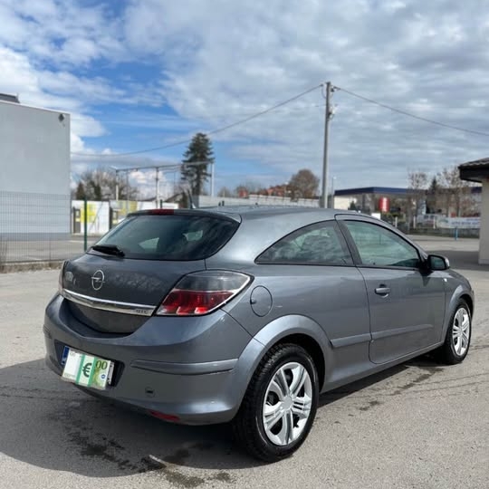 Opel Astra 1.7 DTH GTC