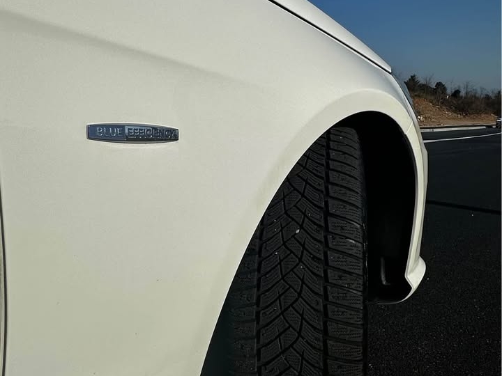 Mercedes-Benz E 350 CDI 4MATIC AMG Line paket