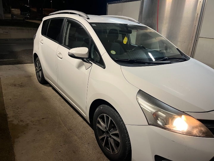 Toyota Verso 2.0 - HR vozilo