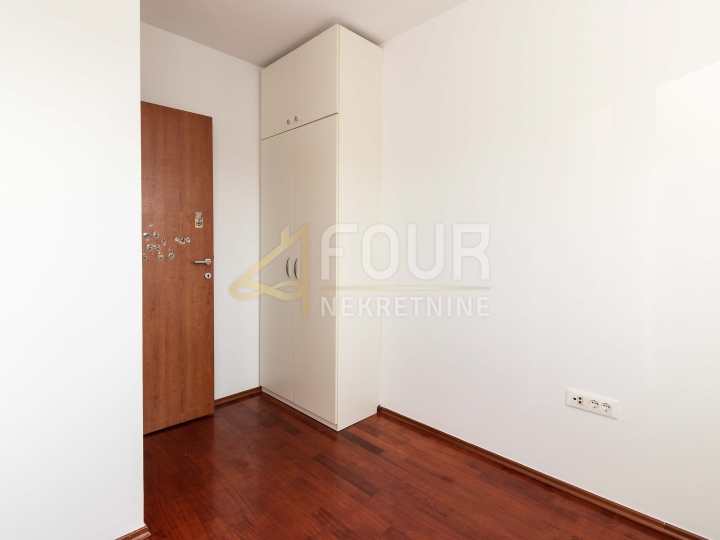 Donja Drenova, 61.01m2, 2S+DB, terasa, samo kod nas!