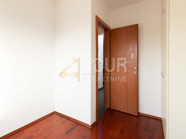 Donja Drenova, 61.01m2, 2S+DB, terasa, samo kod nas!