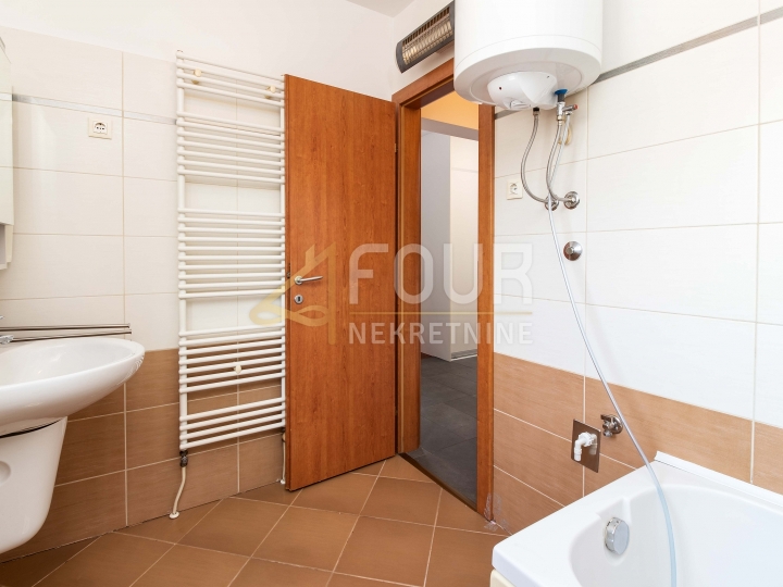 Donja Drenova, 61.01m2, 2S+DB, terasa, samo kod nas!