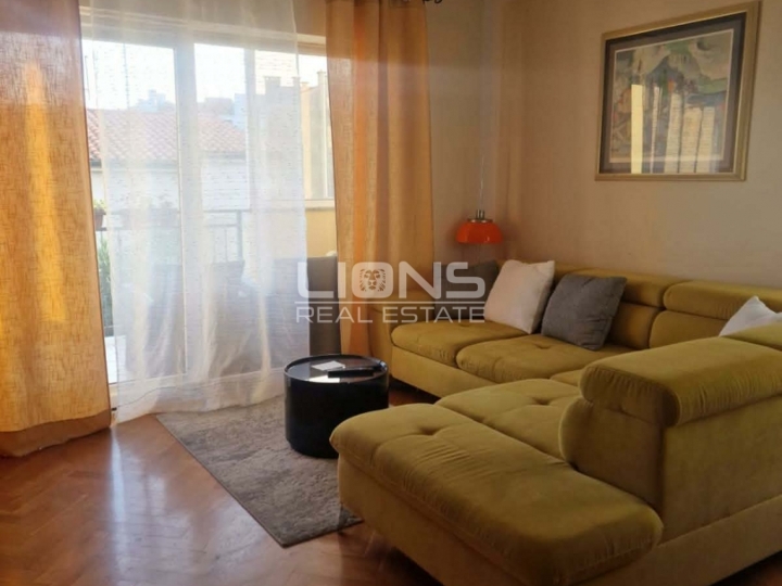 Rešetari, Kastav, 2S+DB, 80 m2 - privatni parking!