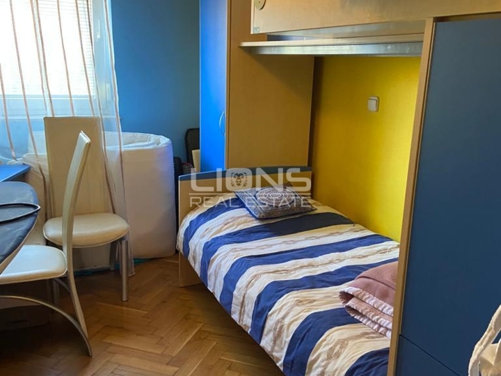 Rešetari, Kastav, 2S+DB, 80 m2 - privatni parking!