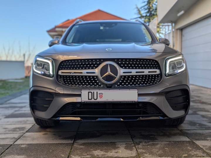 Mercedes GLB 200d 4x4 AMG, kao nov!