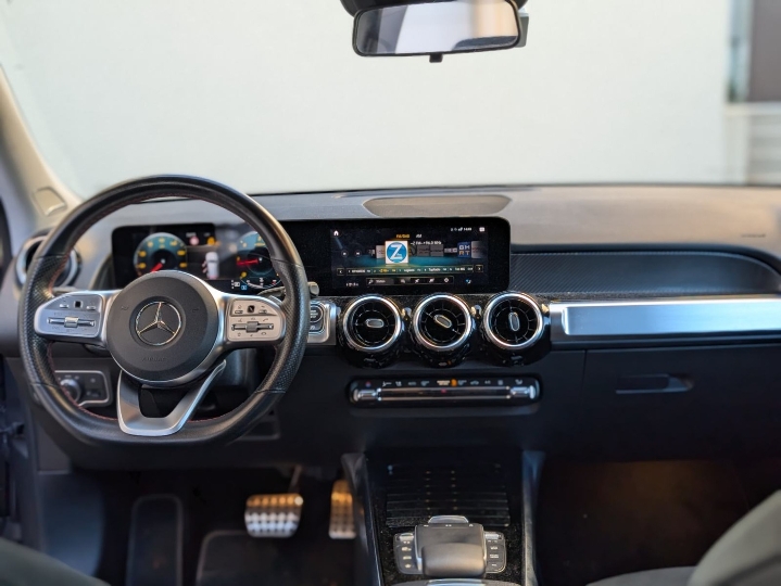 Mercedes GLB 200d 4x4 AMG, kao nov!