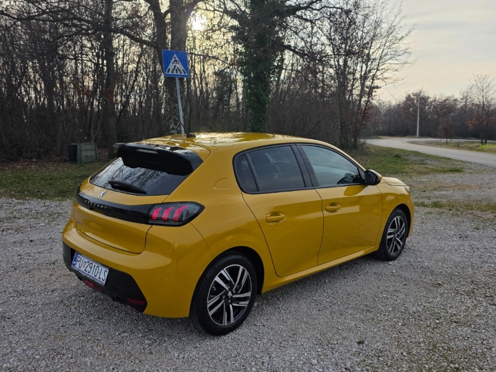 Peugeot 208 Allure, 1.2 Automatic