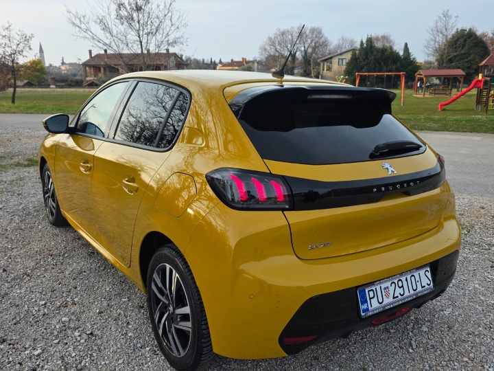 Peugeot 208 Allure, 1.2 Automatic