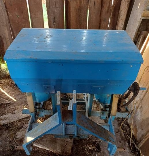 Dvoredna sijačica kukuruza OLT