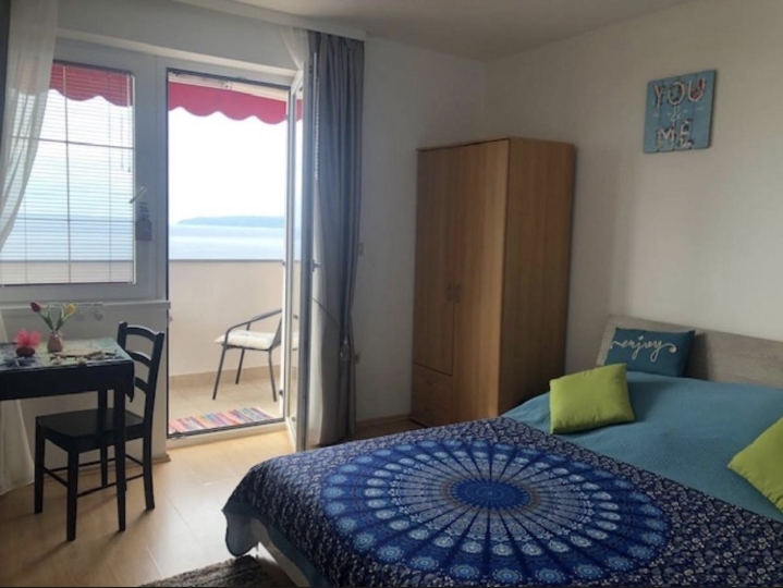 Garsonijera 29m2, Poljane, dugoročno