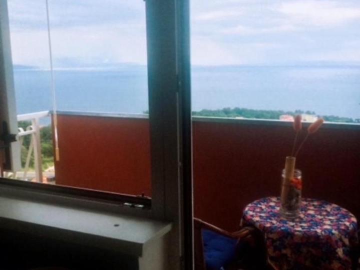 Garsonijera 29m2, Poljane, dugoročno