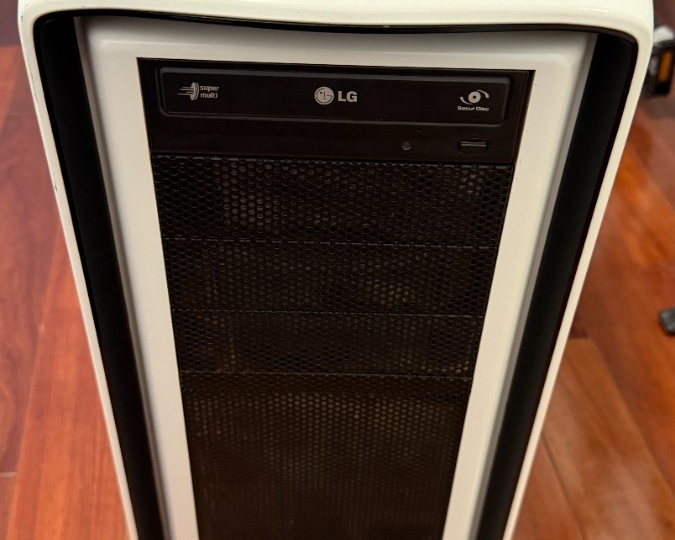 Gaming stolno računalo