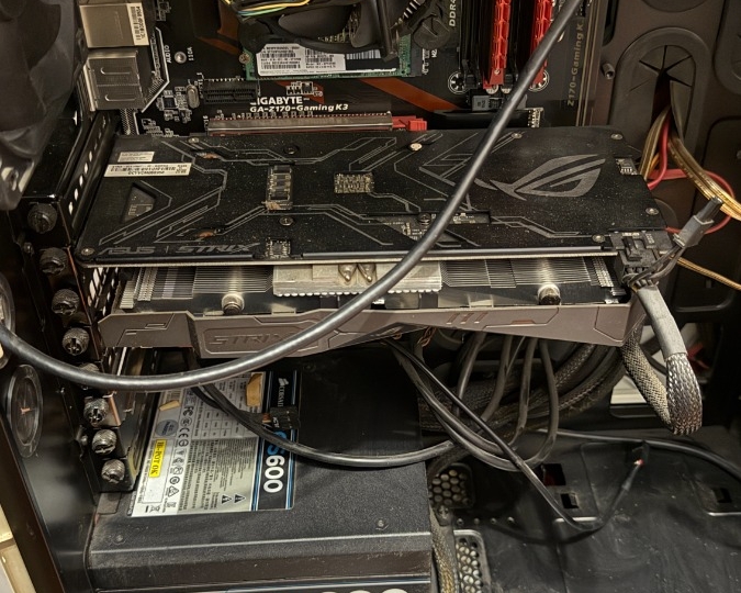 Gaming stolno računalo