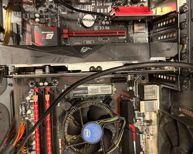 Gaming stolno računalo