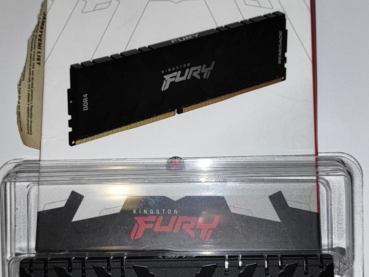 1x16gb Kingston Fury Renegade DDR4