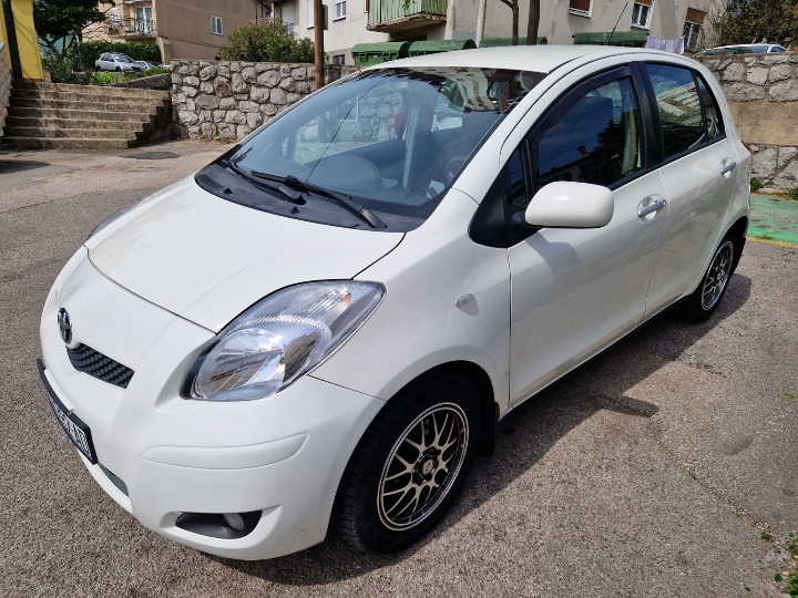 Yaris 1.4 D4D, HR auto, reg. 4./27.
