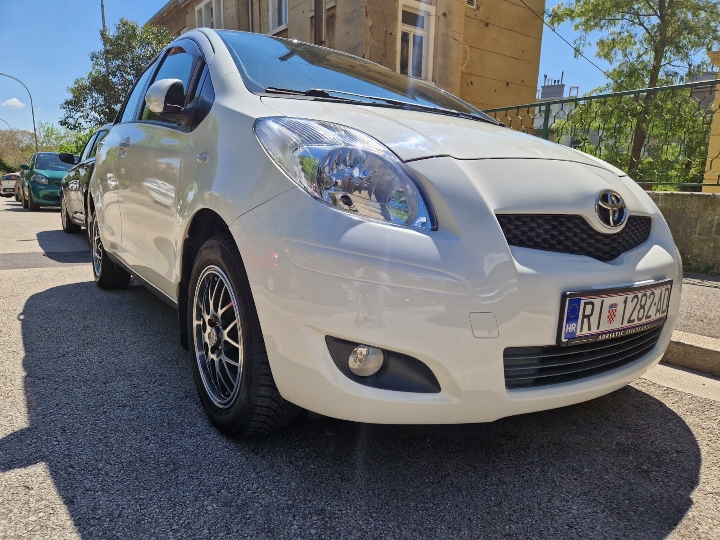Yaris 1.4 D4D, HR auto, reg. 4./27.