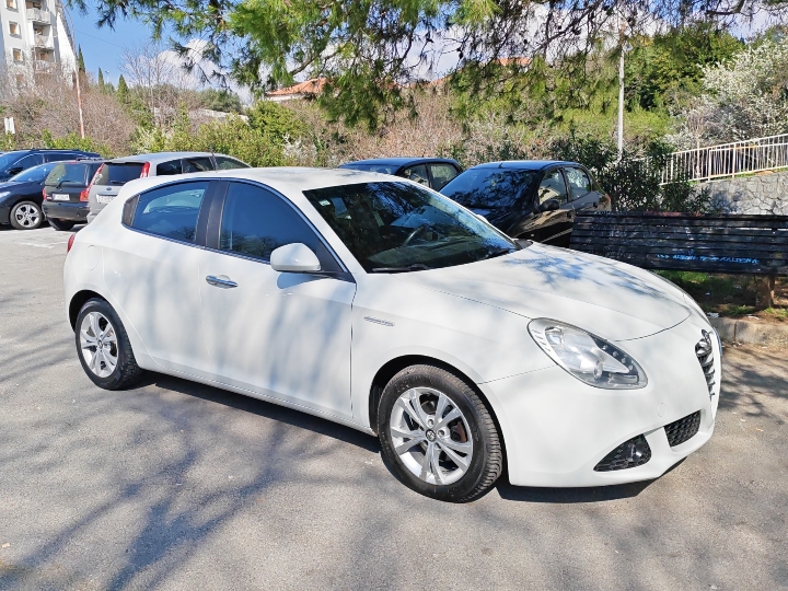 Alfa Giulietta 1.6 JTDm-2
