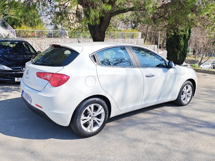 Alfa Giulietta 1.6 JTDm-2
