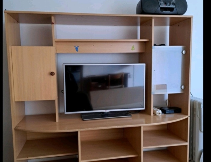 Regal za dnevni boravak