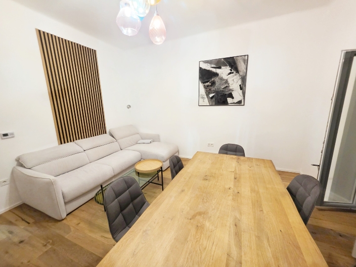 Opatija, 100 m2, 3S+DB, u vili