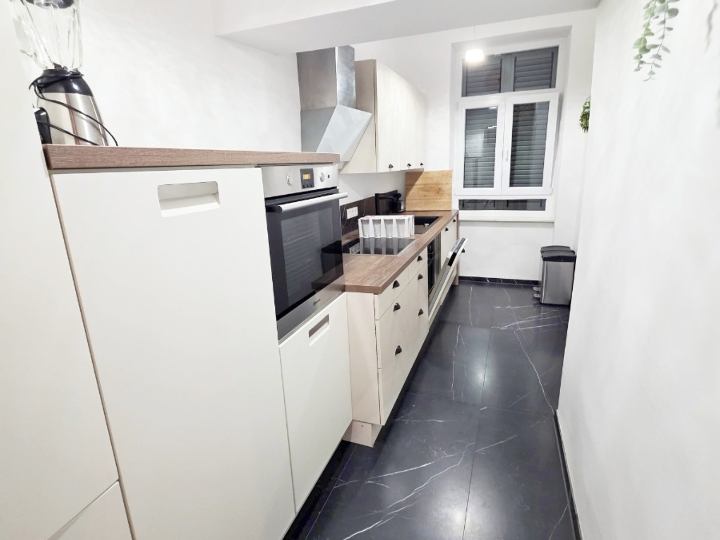 Opatija, 100 m2, 3S+DB, u vili