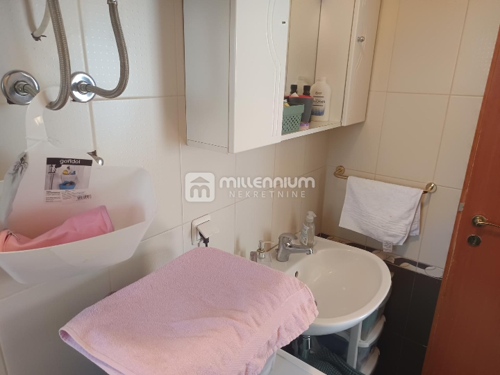 Marčelji, 34.91m2, 1S+DB s okućnicom i parkingom