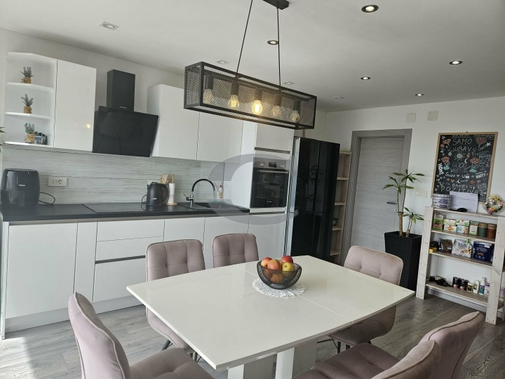 Rijeka, Krnjevo N.N., 2S+DB. Samo u Consensusu!