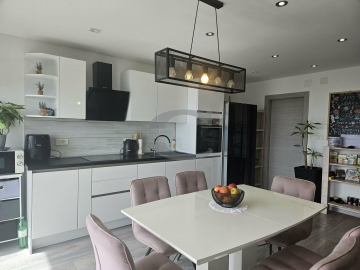 Rijeka, Krnjevo N.N., 2S+DB. Samo u Consensusu!