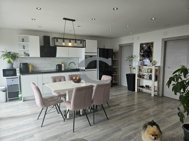 Rijeka, Krnjevo N.N., 2S+DB. Samo u Consensusu!