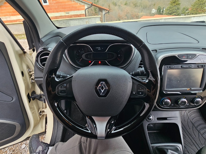 Renault Captur, 2016. god. reg. do 2./2027.! Hitno!