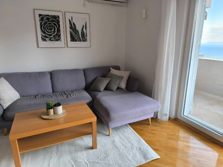 2S+DB Hosti, balkon i parking