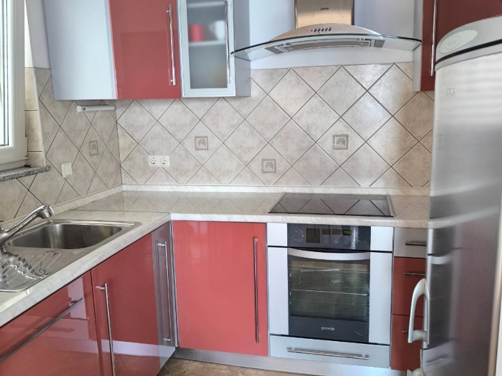 2S+DB Hosti, balkon i parking