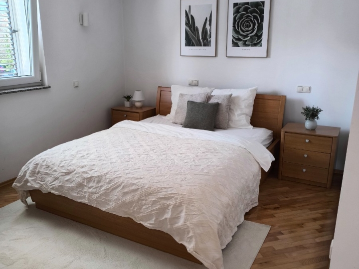 2S+DB Hosti, balkon i parking