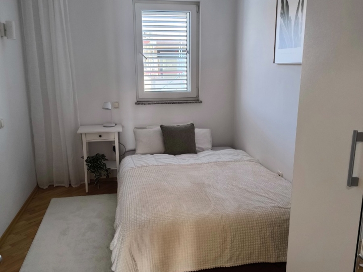 2S+DB Hosti, balkon i parking