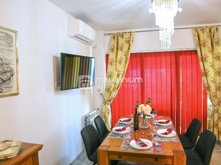 Kraljevica, 444m2, samostojeća kuća s bazenom