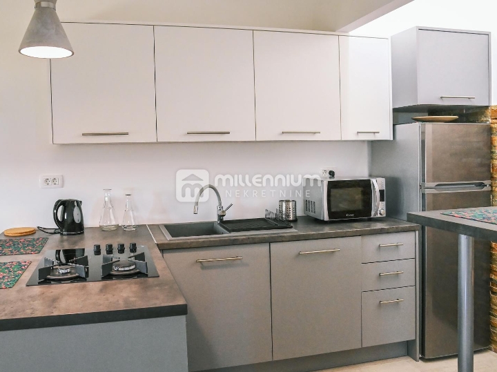 Kraljevica, 444m2, samostojeća kuća s bazenom