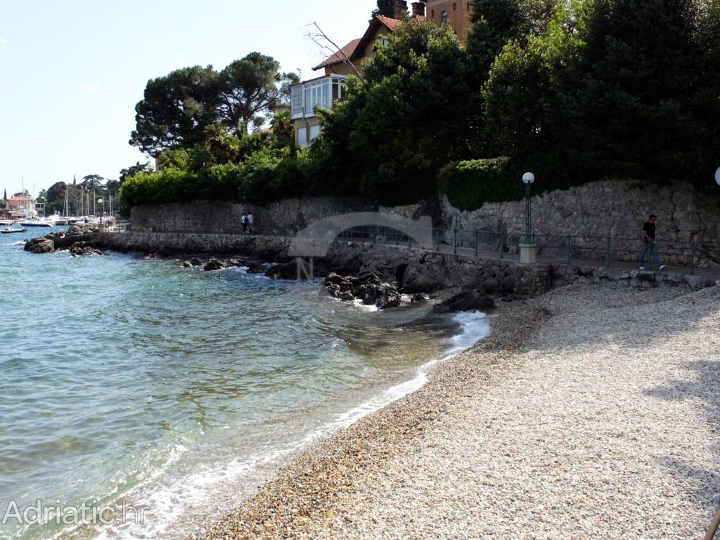 Opatija, 200m od mora, 2S+DB u villi, 60m2 + 114m2