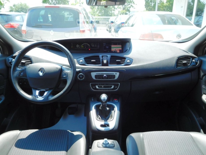 Renault Grand Scenic 1.5dCi, reg. 10.2026, servisna