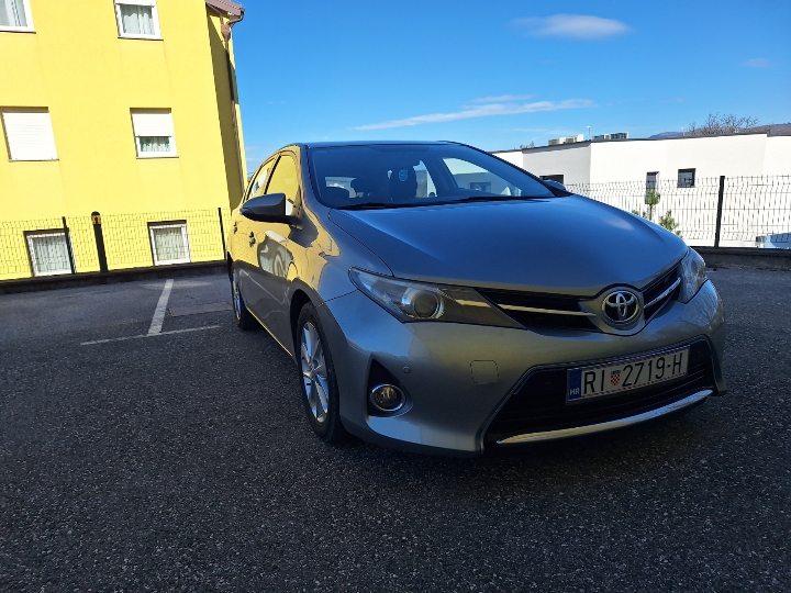 Toyota Auris, 2014. god., 2.0 D