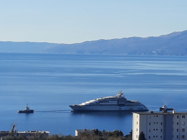 Prodajem stan na Donjoj Vežici