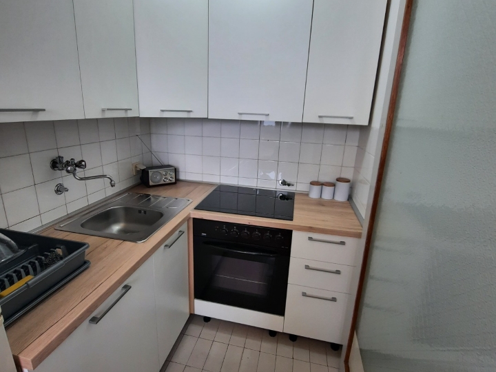 Prodajem stan na Donjoj Vežici