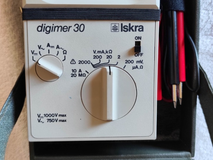 Digitalni multimetar Iskra