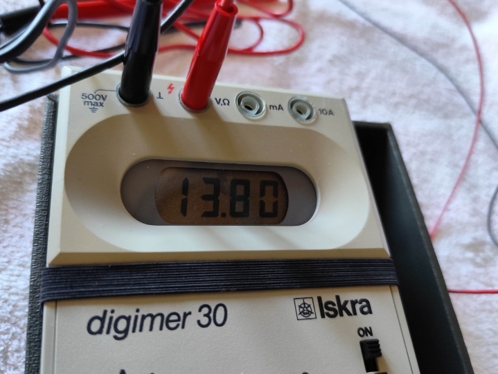 Digitalni multimetar Iskra