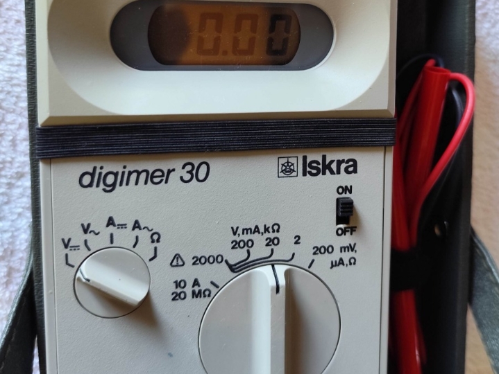 Digitalni multimetar Iskra
