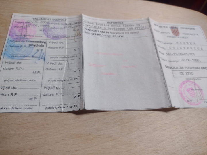 Gradac  plovilo , prodajem hitno!