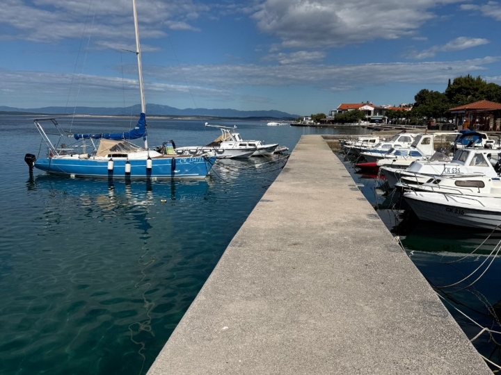 Gradac  plovilo , prodajem hitno!